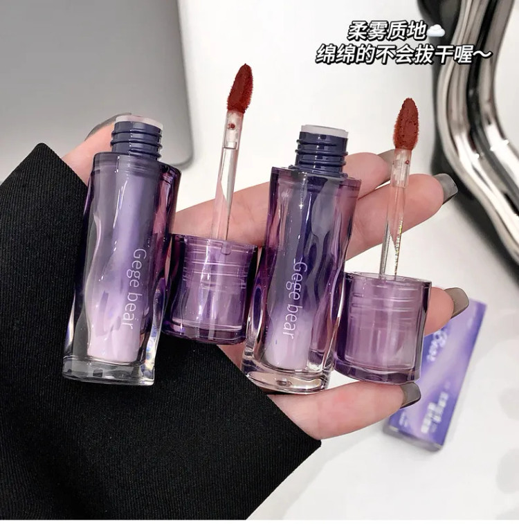 نرم کننده لب و بدون ایجاد خشکی و چسبندگی